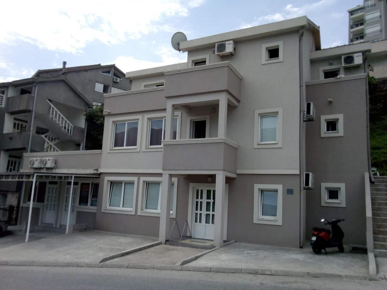 Holiday home Tara Deluxe Budva